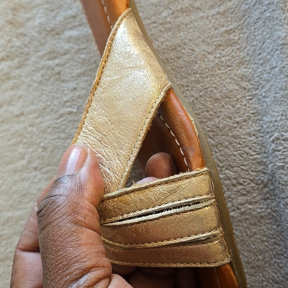 UGG Kenleigh Slide Women's Metallic Gold Sandals Summer Shoes Size 8 - Picture 12 of 14